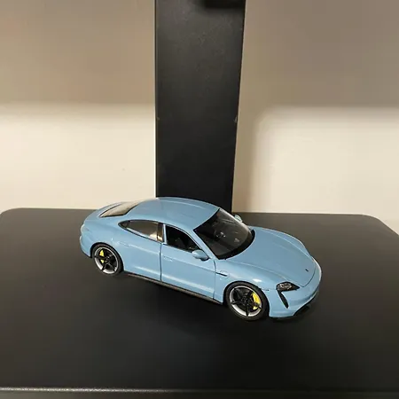 Modern Urban S-bahn 27qm For 6 Persons Mercedes-benz アパート