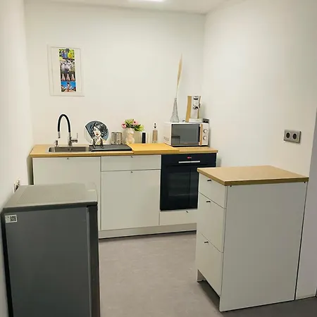 Modern Urban S-bahn 27qm For 6 Persons Mercedes-benz アパート *