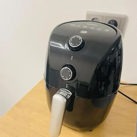 Modern Urban S-bahn 27qm For 6 Persons Mercedes-benz アパート