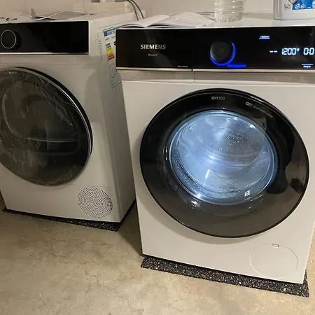 Modern Urban S-bahn 27qm For 6 Persons Mercedes-benz アパート *