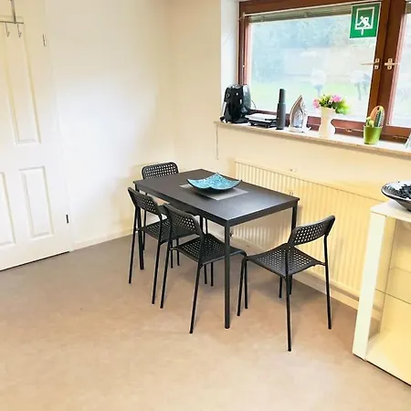 Apartment Modern Urban S-bahn 27qm For 6 Persons Mercedes-benz