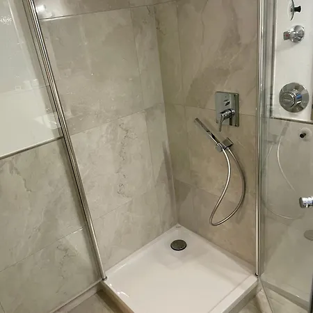 アパート Modern Urban S-bahn 27qm For 6 Persons Mercedes-benz *