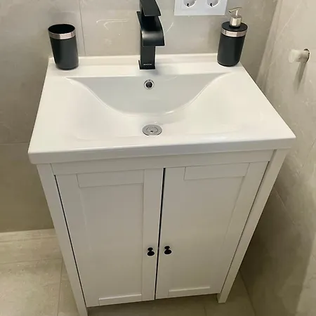 Modern Urban S-bahn 27qm For 6 Persons Mercedes-benz Magstadt