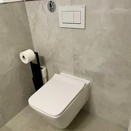 Modern Urban S-bahn 27qm For 6 Persons Mercedes-benz アパート *