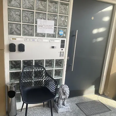 Modern Urban S-bahn 27qm For 6 Persons Mercedes-benz Magstadt