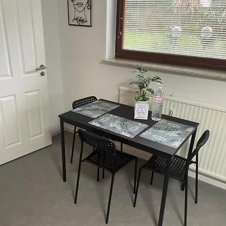 Modern Urban S-bahn 27qm For 6 Persons Mercedes-benz アパート